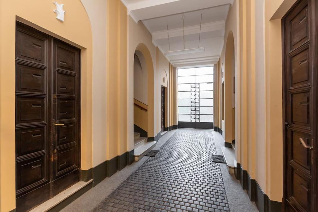 Apartment In Verticale *